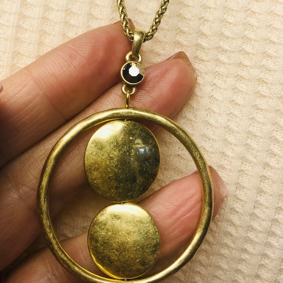 NEW  “LUCKY “ JEWEL STUNNING NECKLACE. - Picture 9 of 15